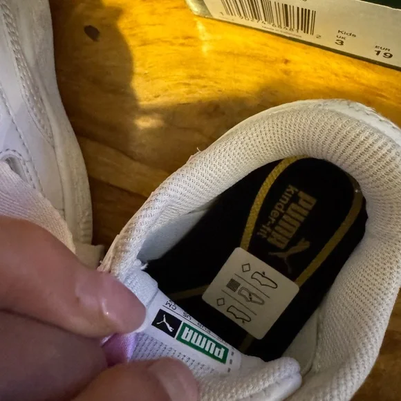 PUMA Kids White and Pink Sneakers brand new size 3 - Picture 6 of 8